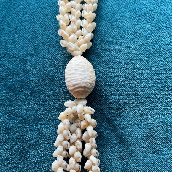 Authentic Ni’ihau shell lei 18” - Picture 3 of 12
